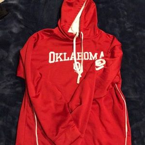 OU red hoodie